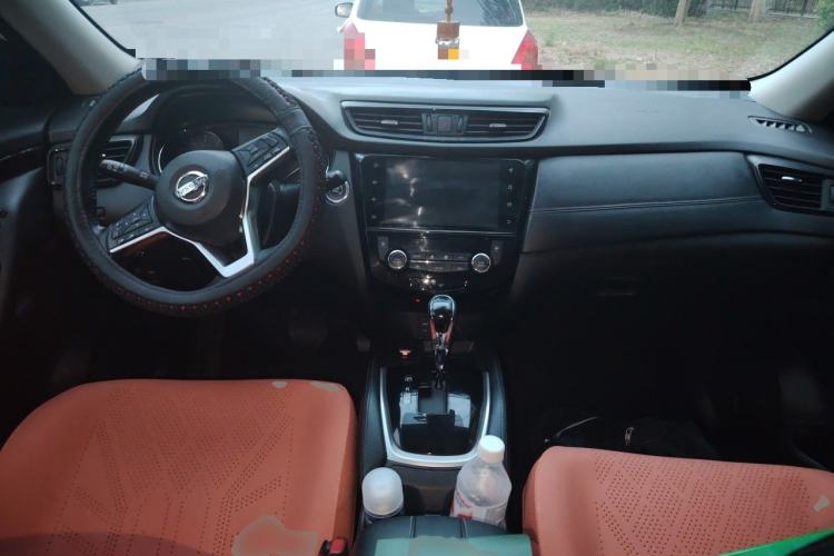 Used Nissan X-Trail 2019 2.0L CVT Smart Connect Comfort Edition 2WD Center Console