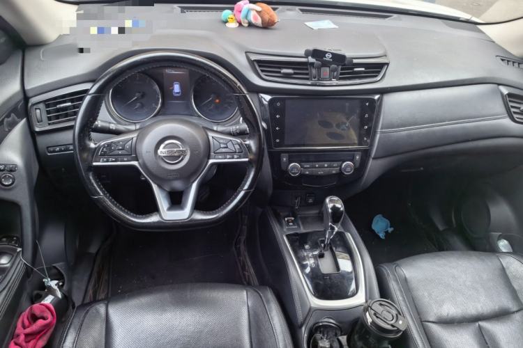 Used Nissan X-Trail 2019 2.0L CVT SmartConnect 7-Seater Comfort Edition 2WD Center Console