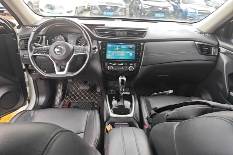 Used Nissan X-Trail 2019 2.0L CVT Smart Connect Comfort Edition 2WD Center Console