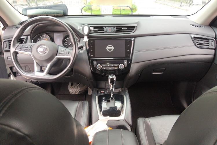 Used Nissan X-Trail 2019 2.0L CVT Smart Connect Comfort Edition 2WD Center Console