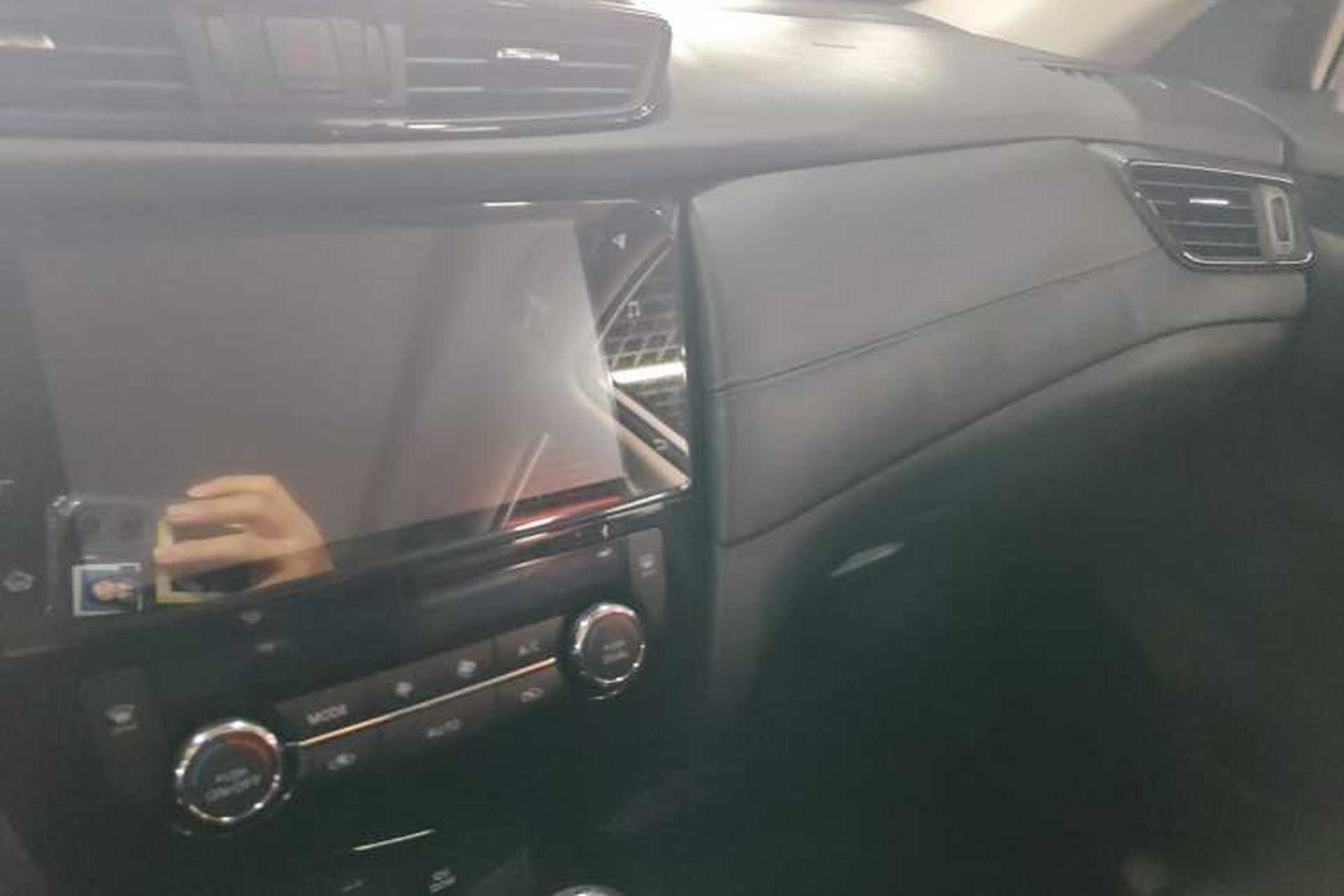 Used Nissan X-Trail 2019 2.0L CVT Smart Connect Comfort Edition 2WD Center Console