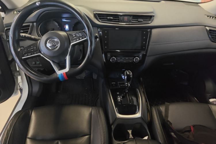 Used Nissan X-Trail 2019 2.0L CVT Smart Connect Comfort Edition 2WD Center Console