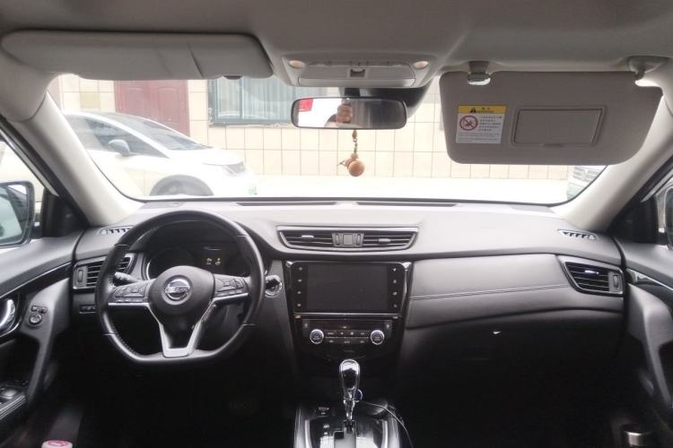 Used Nissan X-Trail 2019 2.0L CVT Smart Connect Comfort Edition 2WD Center Console