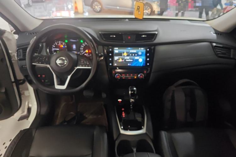 Used Nissan X-Trail 2019 2.5L CVT Smart Connect Luxury Edition 4WD Center Console