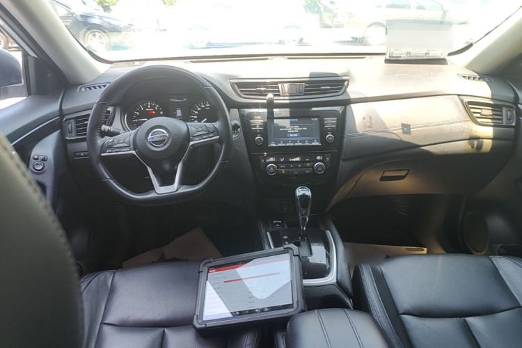Used Nissan X-Trail 2019 2.0L CVT Comfort Edition 2WD Center Console
