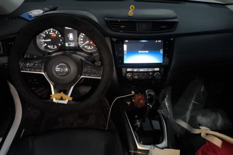 Used Nissan X-Trail 2019 2.0L CVT Smart Connect Comfort Edition 2WD Center Console
