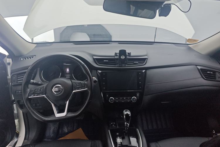 Used Nissan X-Trail 2019 2.0L CVT Smart Connect Comfort Edition 2WD Center Console