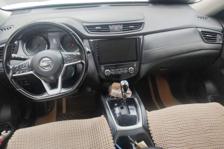 Used Nissan X-Trail 2019 2.0L CVT Comfort Edition 2WD Center Console