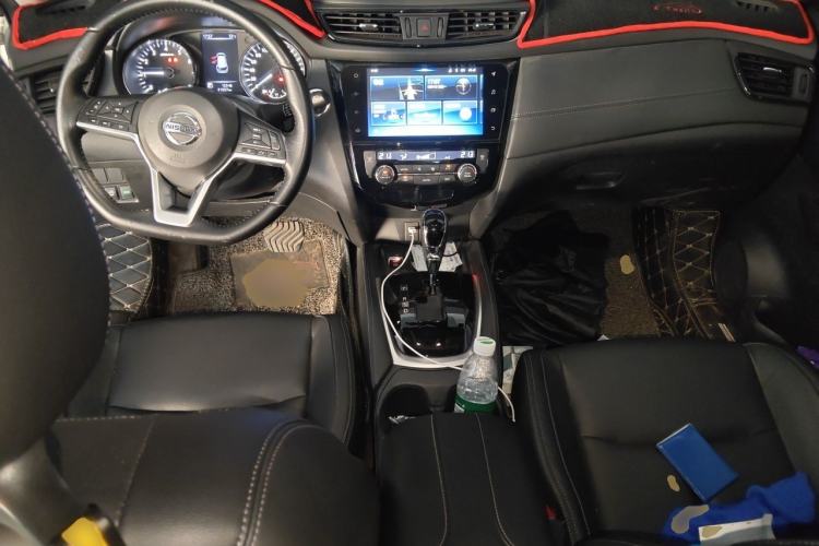 Used Nissan X-Trail 2019 2.0L CVT Smart Connect Comfort Edition 2WD Center Console
