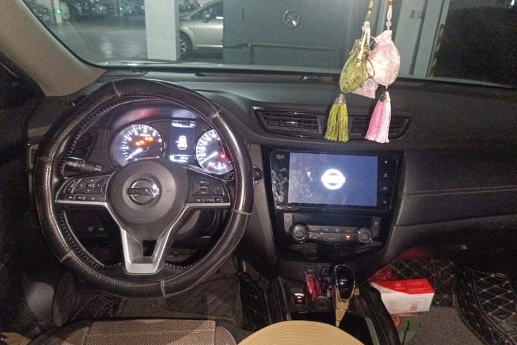 Used Nissan X-Trail 2019 2.0L CVT Smart Connect Comfort Edition 2WD Center Console