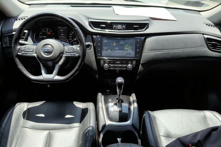Used Nissan X-Trail 2019 2.0L CVT Smart Connect Comfort Edition 2WD Center Console