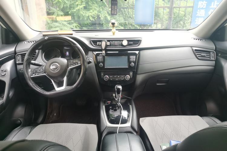 Used Nissan X-Trail 2019 2.0L CVT Comfort Edition 2WD Center Console