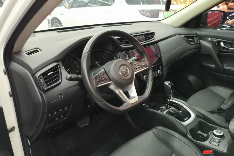 Used Nissan X-Trail 2019 2.5L CVT Smart Connect Luxury Edition 4WD Center Console