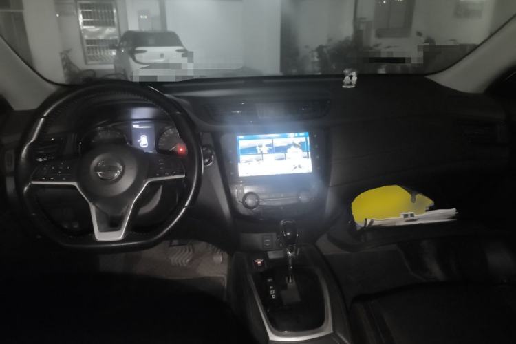Used Nissan X-Trail 2019 2.0L CVT Smart Connect Comfort Edition 2WD Center Console