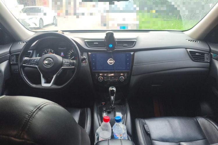 Used Nissan X-Trail 2019 2.0L CVT Smart Connect Comfort Edition 2WD Center Console