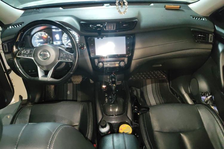 Used Nissan X-Trail 2019 2.0L CVT Smart Connect Comfort Edition 2WD Center Console