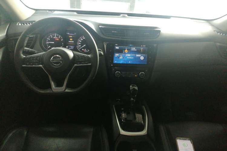 Used Nissan X-Trail 2019 2.0L CVT Smart Connect Comfort Edition 2WD Center Console