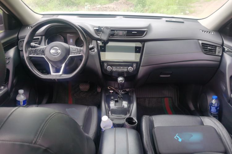 Used Nissan X-Trail 2019 2.0L CVT Smart Connect Comfort Edition 2WD Center Console