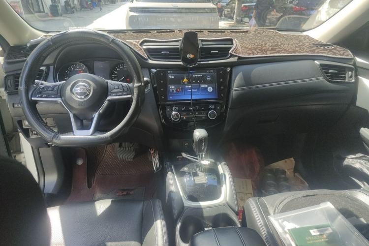 Used Nissan X-Trail 2019 2.0L CVT Smart Connect Comfort Edition 2WD Center Console