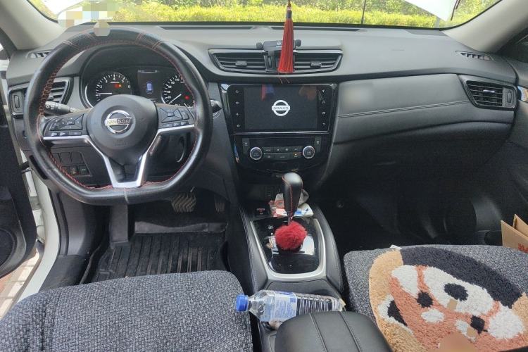 Used Nissan X-Trail 2019 2.0L CVT Smart Connect Comfort Edition 2WD Center Console