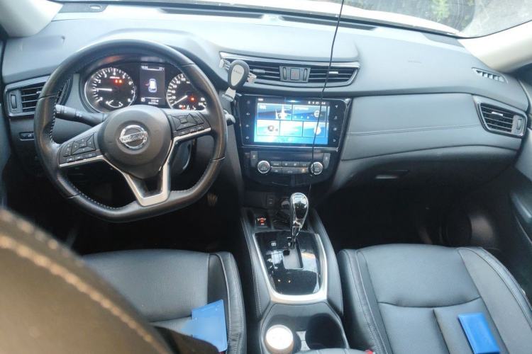 Used Nissan X-Trail 2019 2.0L CVT Smart Connect Comfort Edition 2WD Center Console