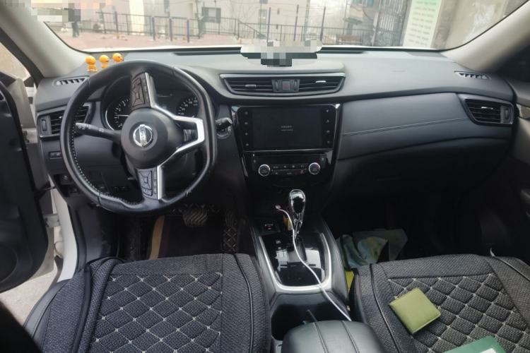 Used Nissan X-Trail 2019 2.0L CVT Smart Connect Comfort Edition 2WD Center Console
