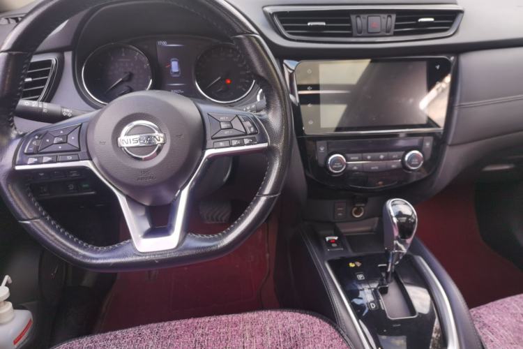 Used Nissan X-Trail 2019 2.5L CVT Smart Connect Luxury Edition 4WD Center Console