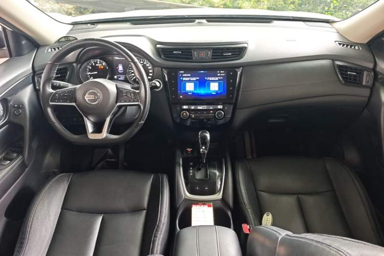 Used Nissan X-Trail 2019 2.0L CVT SmartConnect 7-Seater Comfort Edition 2WD Center Console