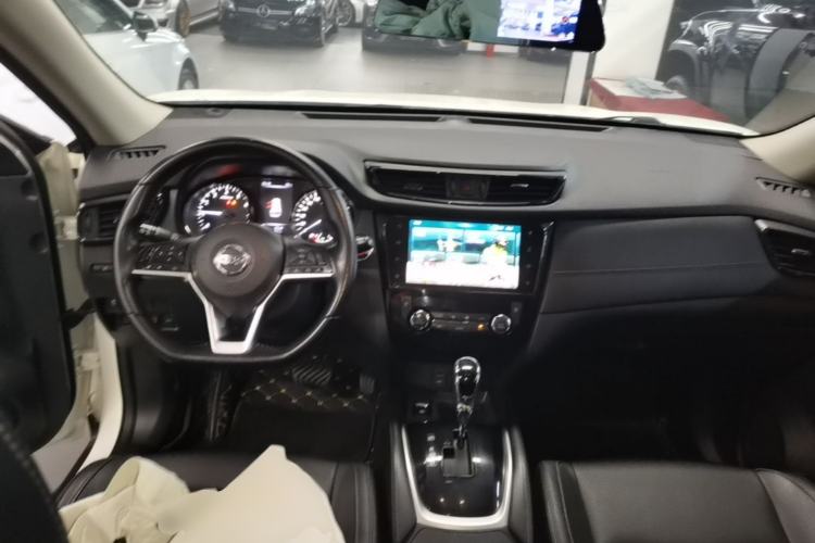 Used Nissan X-Trail 2019 2.0L CVT Smart Connect Comfort Edition 2WD Center Console
