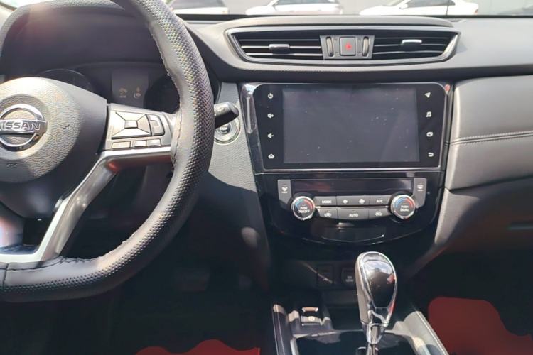 Used Nissan X-Trail 2019 2.0L CVT Smart Connect Comfort Edition 2WD Center Console