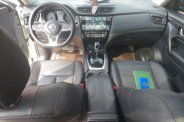 Used Nissan X-Trail 2019 2.0L CVT Smart Connect Comfort Edition 2WD Center Console