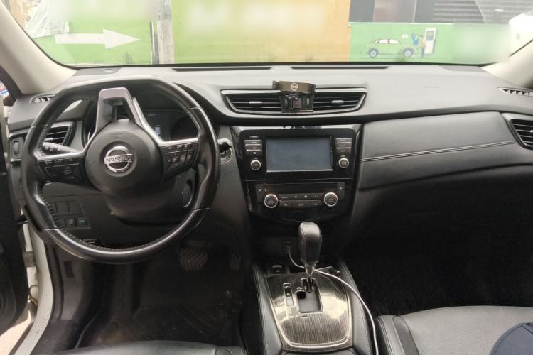 Used Nissan X-Trail 2019 2.0L CVT Comfort Edition 2WD Center Console