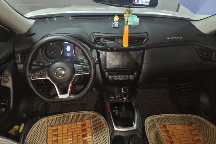 Used Nissan X-Trail 2019 2.0L CVT Smart Connect Comfort Edition 2WD Center Console