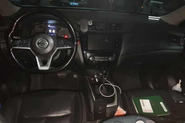 Used Nissan X-Trail 2019 2.0L CVT Smart Connect Comfort Edition 2WD Center Console