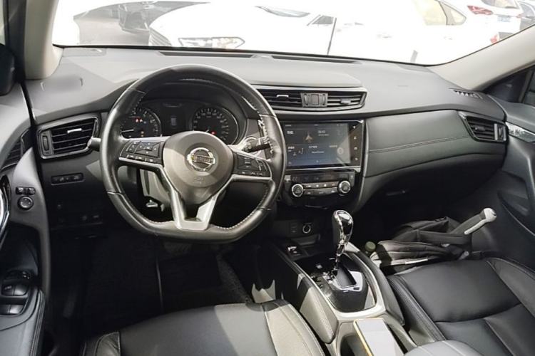 Used Nissan X-Trail 2019 2.0L CVT Smart Connect Comfort Edition 2WD Center Console