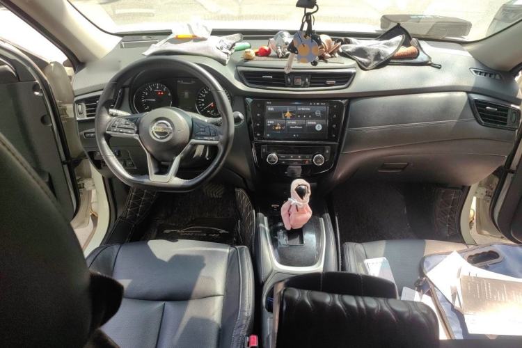 Used Nissan X-Trail 2019 2.0L CVT Smart Connect Comfort Edition 2WD Center Console