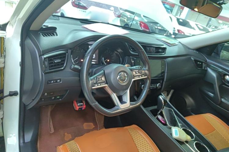 Used Nissan X-Trail 2019 2.0L CVT Smart Connect Comfort Edition 2WD Center Console