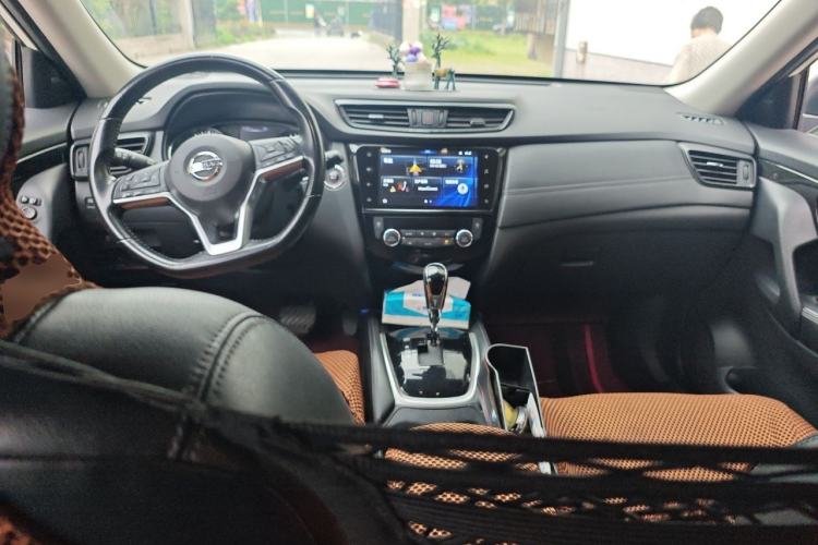 Used Nissan X-Trail 2019 2.0L CVT Smart Connect Comfort Edition 2WD Center Console