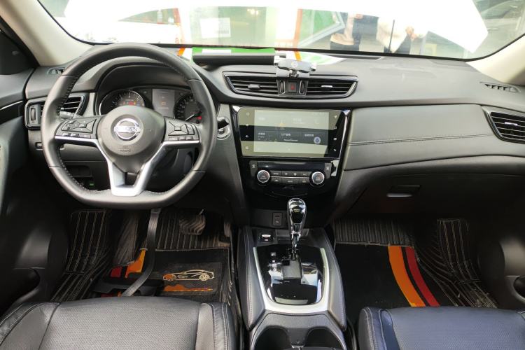 Used Nissan X-Trail 2019 2.0L CVT Smart Connect Comfort Edition 2WD Center Console