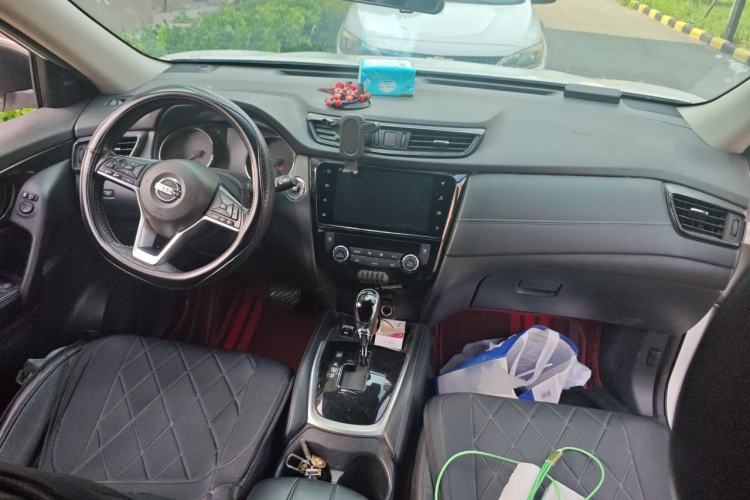 Used Nissan X-Trail 2019 2.0L CVT Smart Connect Comfort Edition 2WD Center Console