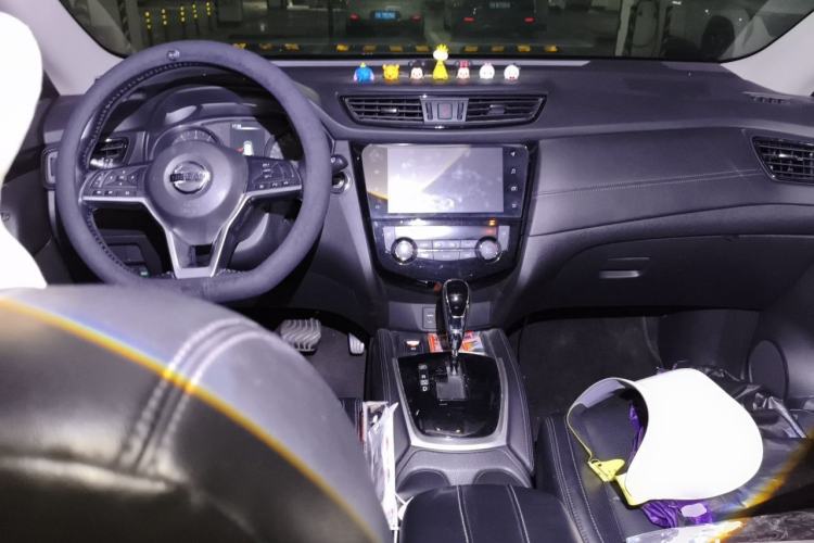 Used Nissan X-Trail 2019 2.0L CVT Smart Connect Comfort Edition 2WD Center Console