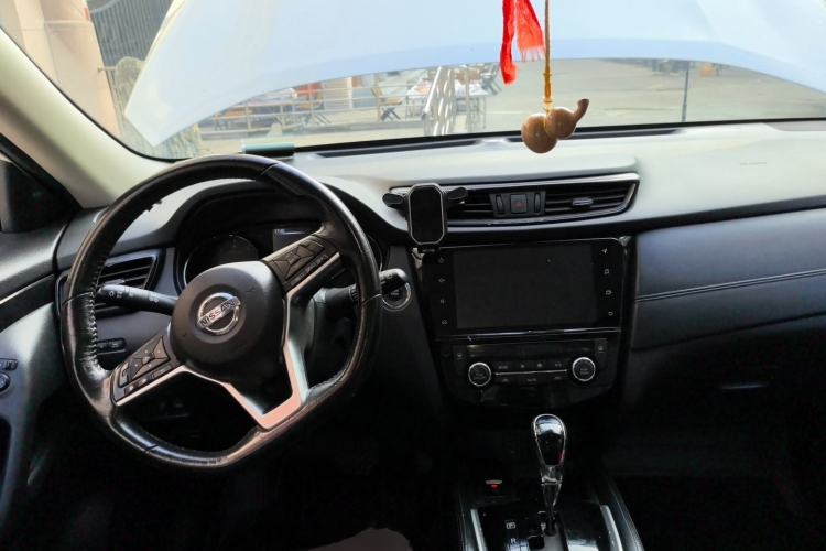 Used Nissan X-Trail 2019 2.0L CVT Smart Connect Comfort Edition 2WD Center Console