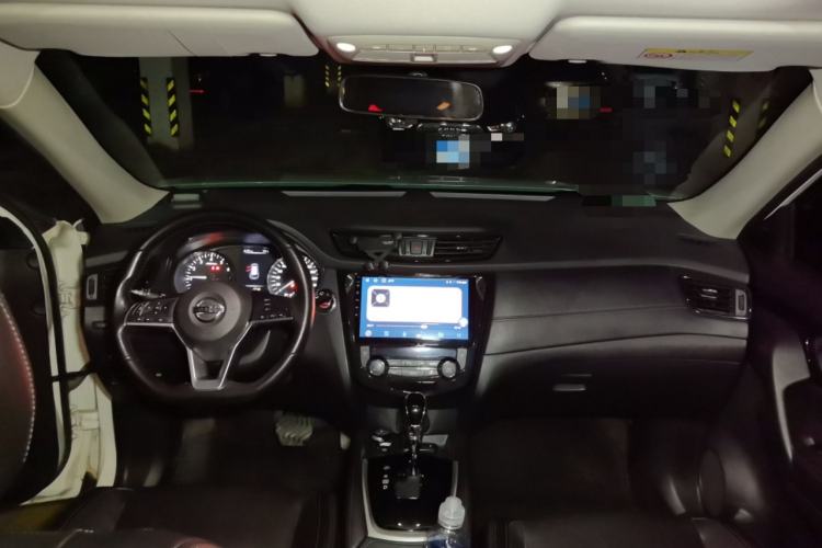 Used Nissan X-Trail 2019 2.0L CVT Smart Connect Comfort Edition 2WD Center Console