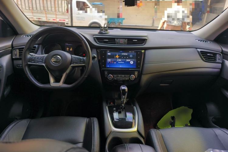 Used Nissan X-Trail 2019 2.5L CVT Smart Connect Luxury Edition 4WD Center Console