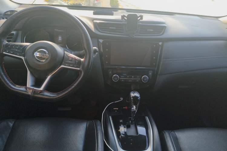 Used Nissan X-Trail 2019 2.0L CVT Smart Connect Comfort Edition 2WD Center Console