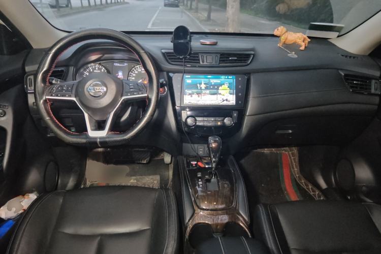 Used Nissan X-Trail 2019 2.0L CVT Smart Connect Comfort Edition 2WD Center Console