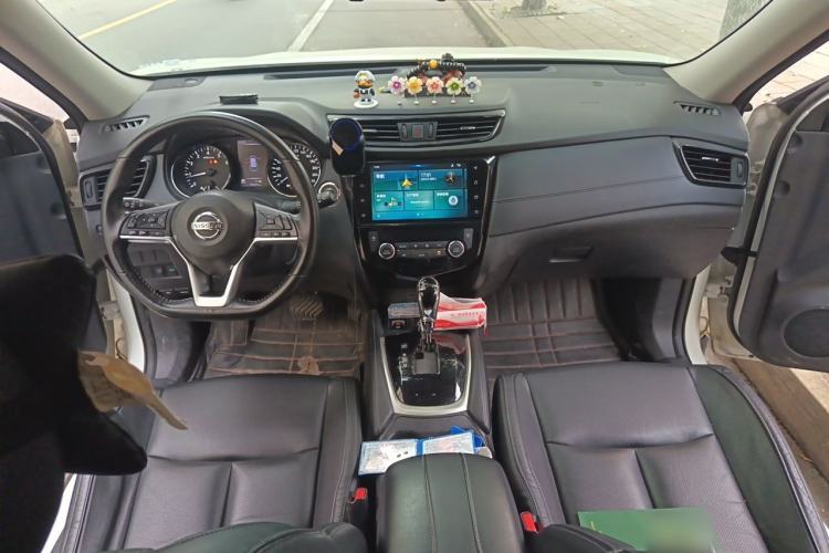 Used Nissan X-Trail 2019 2.0L CVT Smart Connect Comfort Edition 2WD Center Console
