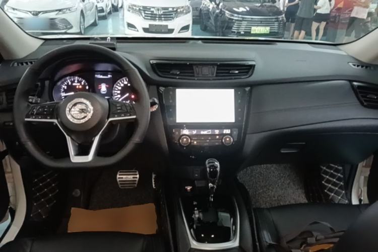 Used Nissan X-Trail 2019 2.0L CVT Smart Connect Comfort Edition 2WD Center Console