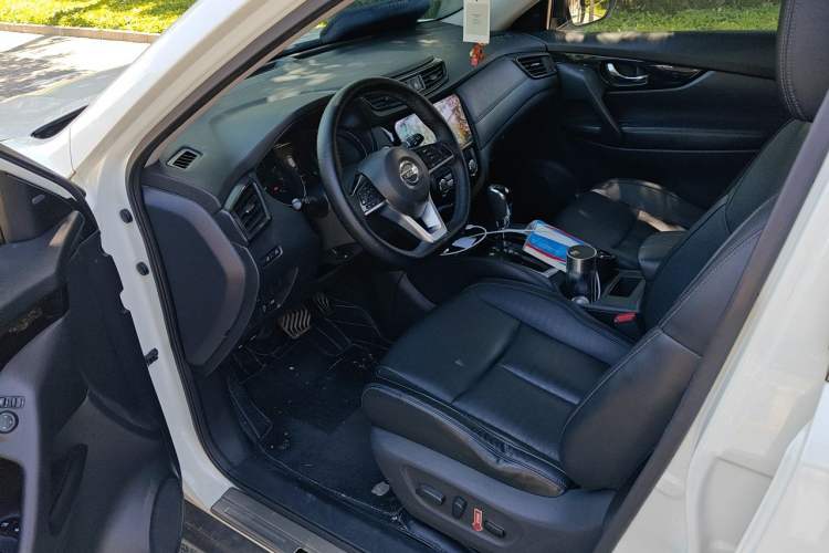 Used Nissan X-Trail 2019 2.0L CVT Smart Connect Comfort Edition 2WD Driver Seat