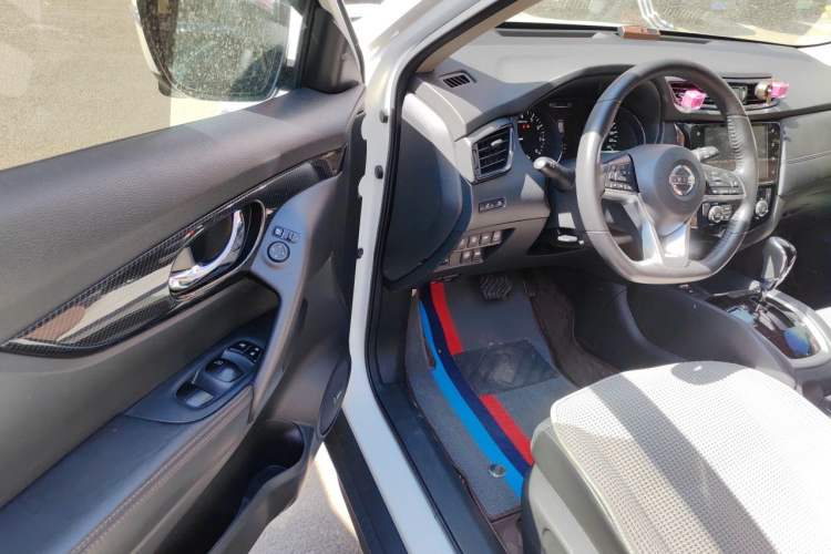 Used Nissan X-Trail 2019 2.5L CVT Smart Connect Luxury Edition 4WD Driver Seat